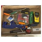 Box lock containing screwdrivers, bucket lid