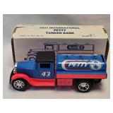 (C) ERTL 1931 International Petty Tanker Die Cast