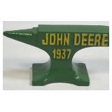 (SC) Miniature Cast Iron Anvil John Deere 1937