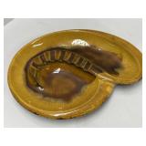 (H) Vintage Gold Color Pottery Royal Haeger 153