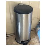 25ï¿½ Metal Kitchen Trash Can