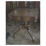 28ï¿½ x 25 1/2ï¿½ x 25 1/2ï¿½ Accent Table