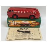 (C) ERTL Texaco 1934 Diamond T Doodle Bug Tanker