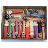 (G) 16 Vintage Pez Dispensers