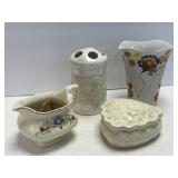 (B) 4 Assorted Pieces Including Toothbrush Holder