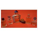 P - LOT OF COLLECTIBLE PERFUME BOTTLES (B115)