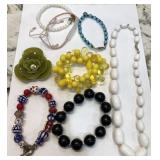 V - MIXED LOT OF COSTUME JEWELRY (J3)