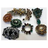 V - MIXED LOT OF COSTUME JEWELRY BROOCHES (J57)