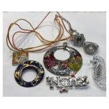 V - MIXED LOT OF COSTUME JEWELRY (J81)