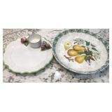 V - LOT OF 2 SERVING PLATES (B120)