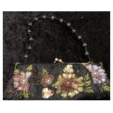 V - BEADED / SEQUINED EVENING BAG (N120)