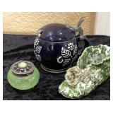 V - MIXED LOT OF COLLECTIBLES (N84)