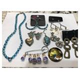 V - MIXED LOT OF COSTUME JEWELRY (J62)