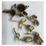 V - MIXED LOT OF COSTUME JEWELRY BROOCHES (J50)