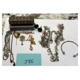V - MIXED LOT OF COSTUME JEWELRY (J86)