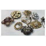 V - LOT OF COSTUME JEWELRY BROOCHES (J66)
