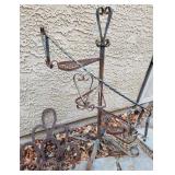 P - OUTDOOR PLANT STAND & YARD DECOR (Y9)