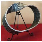 P - CONTEMPORARY SCULPTURE W/ DISPLAY EASEL