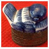 P - BLUE & WHITE PORCELAIN BIRD TRINKET BOX (A54)