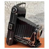 303 - VINTAGE KODAK CAMERA (D23)