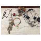 310 - MIXED LOT OF COSTUME JEWELRY (A59)