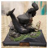 11 - KONG FIGHTING FIGURINE