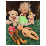 311 - LOT OF VINTAGE DOLLS (J130)