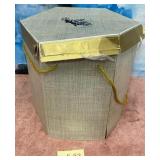 311 - VINTAGE HATS W/ HATBOX (F97)