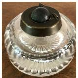 M - VINTAGE BAKELITE SELF-CLOSING INKWELL (E48)