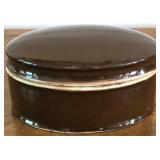 M - VINTAGE PORCELAIN BROWN BOX INKWELL (E4)