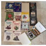 Q - MIXED LOT OF ART BOOKS & COLORED PENCILS