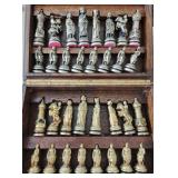 T - SET OF VINTAGE CHESS PIECES (E127)