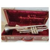 T - VINTAGE TRUMPET W/ CASE (E106)