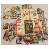 T - LOT OF BOOKS & COLLECTIBLE CARDS (E110)