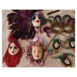 T - LOT OF COLLECTIBLE MASKS (E94)