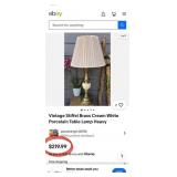 Y - LOT OF 2 TABLE LAMPS W/ SHADES (A14)