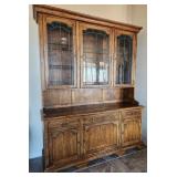 Y - ETHAN ALLEN CHINA HUTCH (K10)