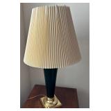 Y - ART GLASS BASE TABLE LAMP W/ SHADE (R15)