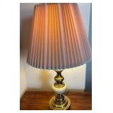Y - BRASS-TONE TABLE LAMP W/ PLEATED SHADE (R11)