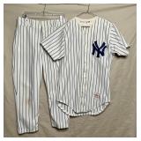 777 - NEW YORK YANKEES BASEBALL UNIFORM
