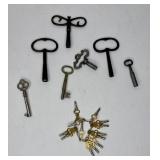 777 - LOT OF UNIQUE ANTIQUE KEYS - CLOCK, WATCH, S