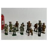 777 - LARGE LOT OF ANTIQUE WW1 LEAD TOY SOLDIERS