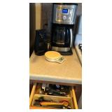 K - COFFEE MAKER W/ ACCESSORIES, UTENSILS (K136)