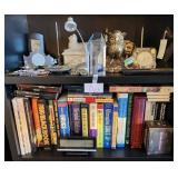 K - MIXED LOT OF BOOKS & COLLECTIBLES (O23)