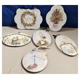 43 - NEW WMC 6 PIECES HOLIDAY WALL DECOR (H23)