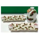 43 - NEW WMC HOLLY TRAYS & VASE (A217)
