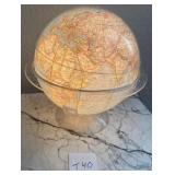 Q - WORLD GLOBE LIGHTED ON STAND (T40)