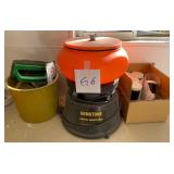 Q - GEMSTONE VIBRATORY ROCK TUMBLER W/ SUPPLIES