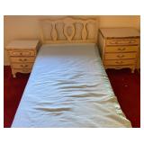 Q - BED, MATTRESS SET, NIGHTSTAND, DRESSER (I9)
