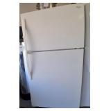 R - WHIRLPOOL REFRIGERATOR / FREEZER (G12)